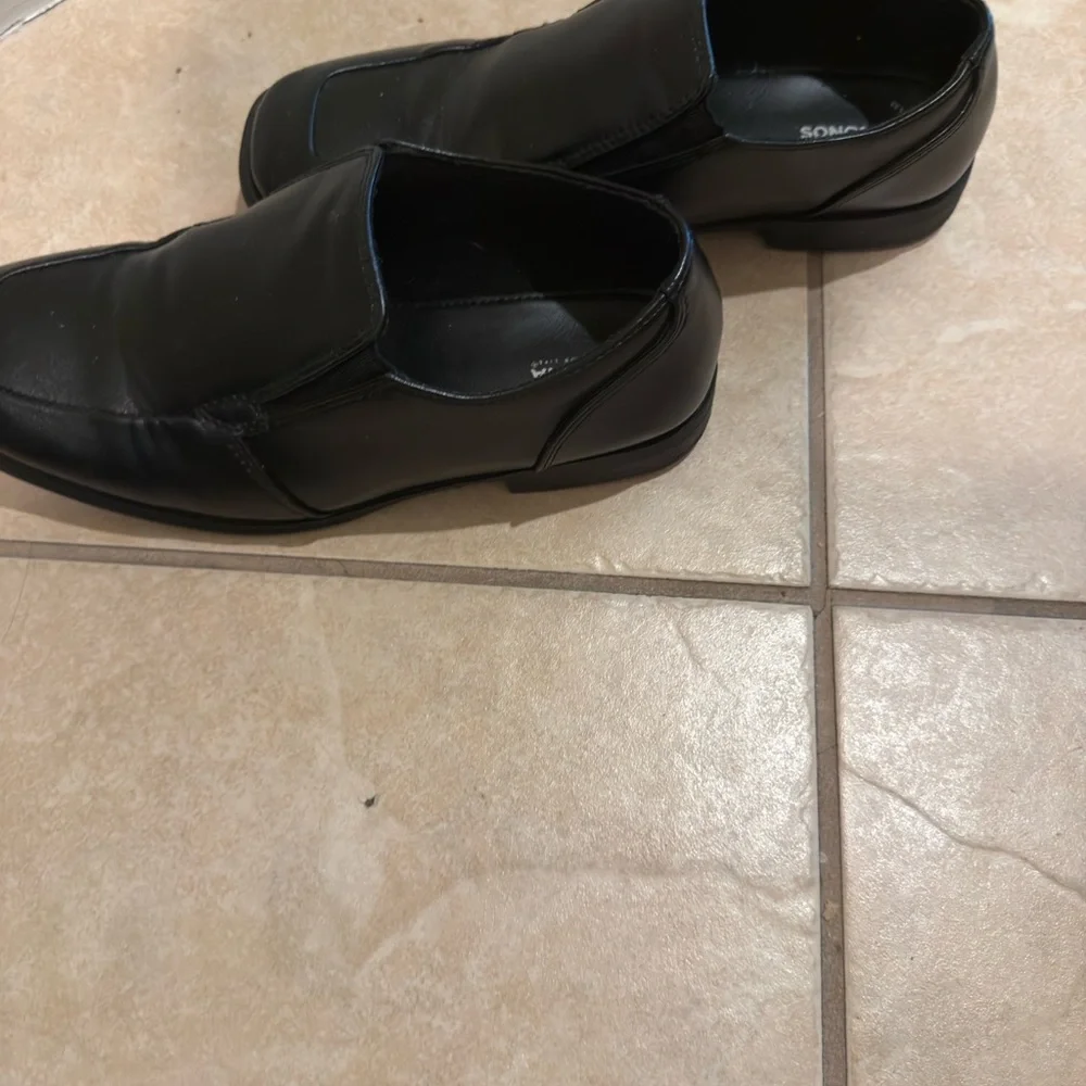 Sonoma Black Slip-On Square-Toe Loafers boys sz  6 used
